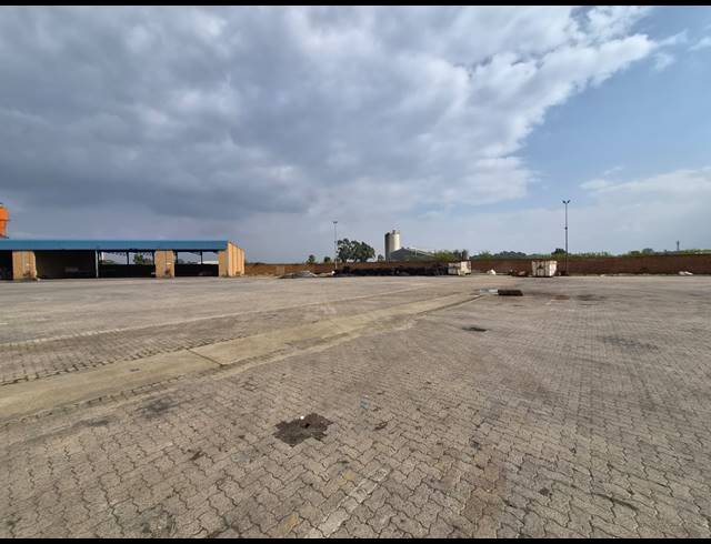5,000M² INDUSTRIAL YARD TO LET IN WADEVILLE